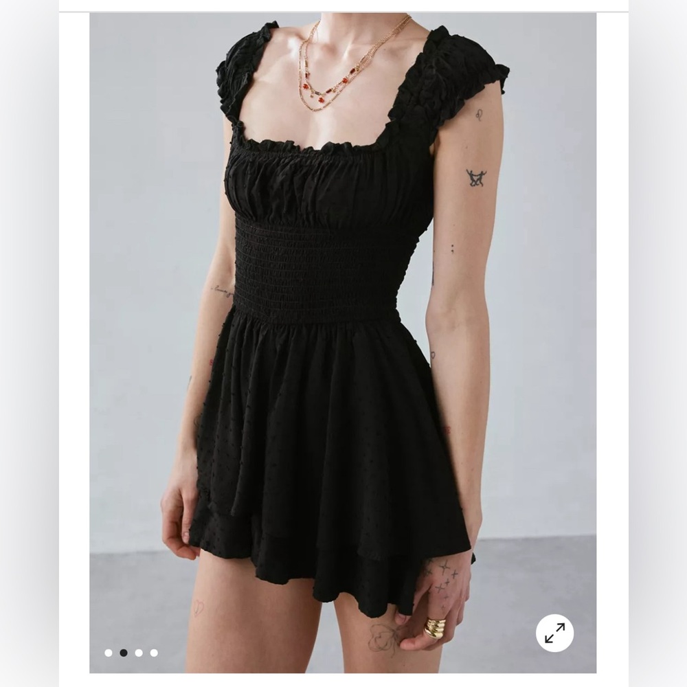 20% OFF BUNDLES! Urban Outfitters Romper. Black. Size Small